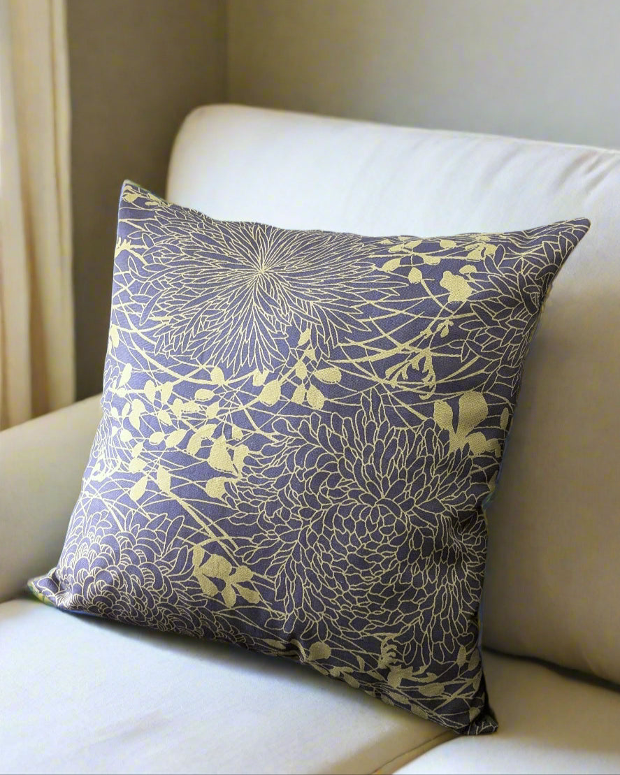 Chrysanthemums クッション - オリーブ／ダークブルー