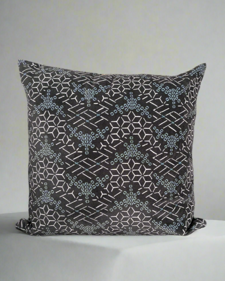 Zig Zag クッション - 2色